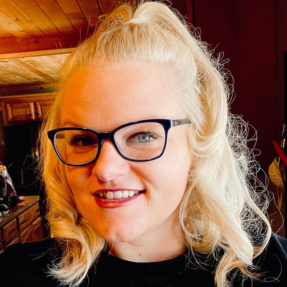 Meet your Posher, Heather - Picture 1 of 1